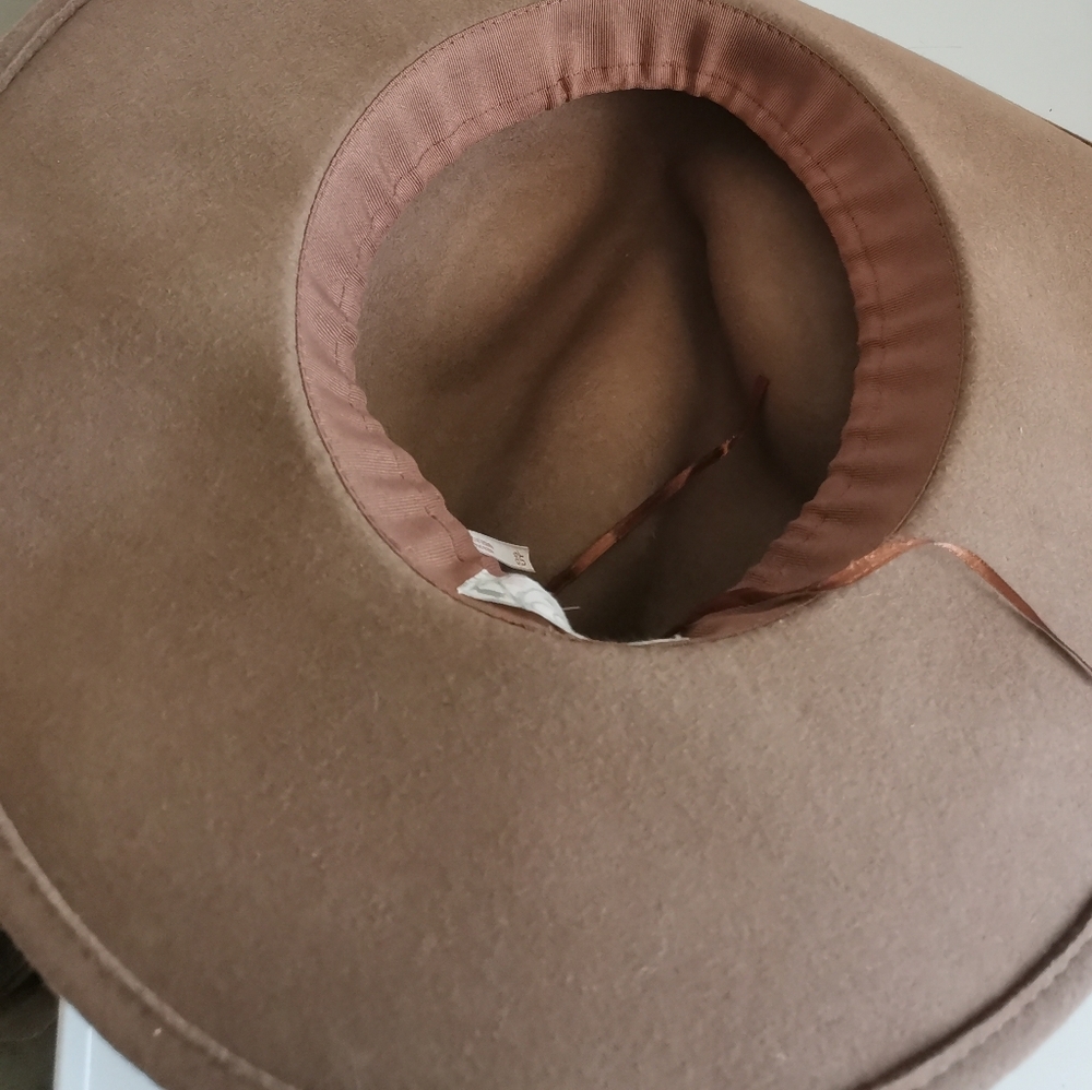 Free People  hat - Picture 4 of 7